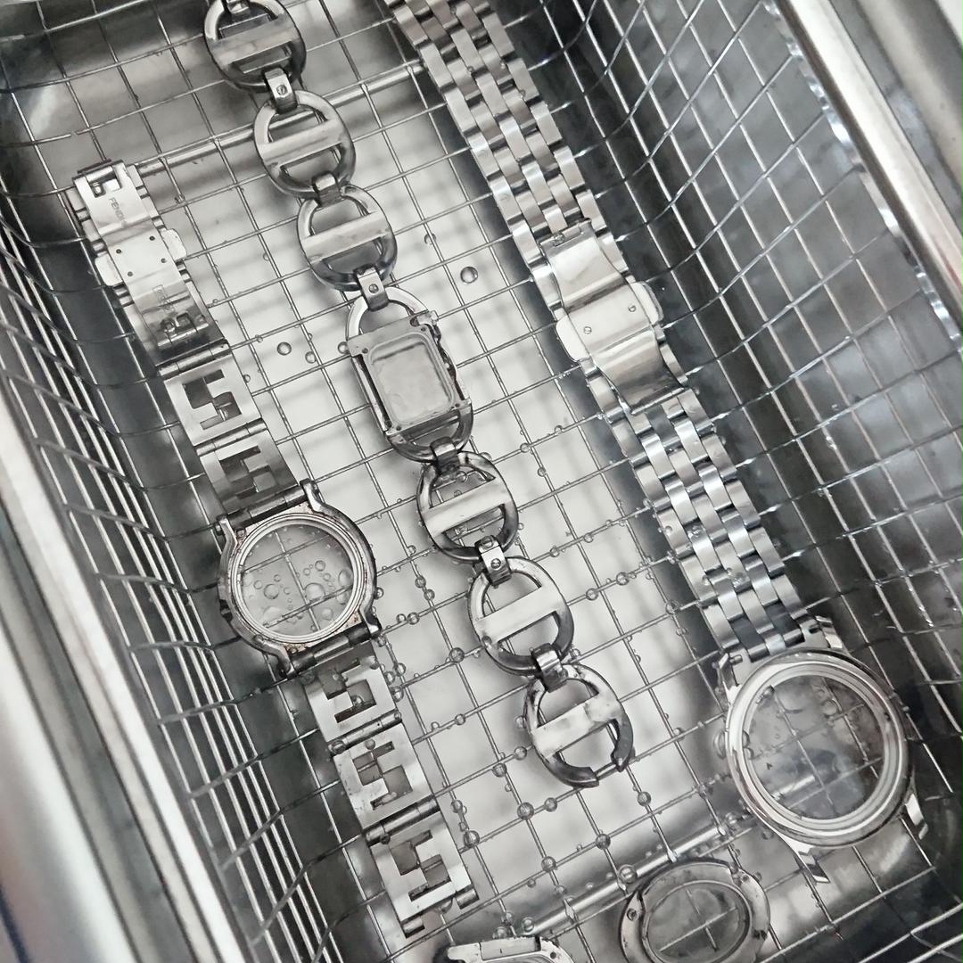 正規品 人気モデル 2代目モデル 動作品 Uu6Da-m55200912773 新品電池 GUCCI 5500M 新作大得価