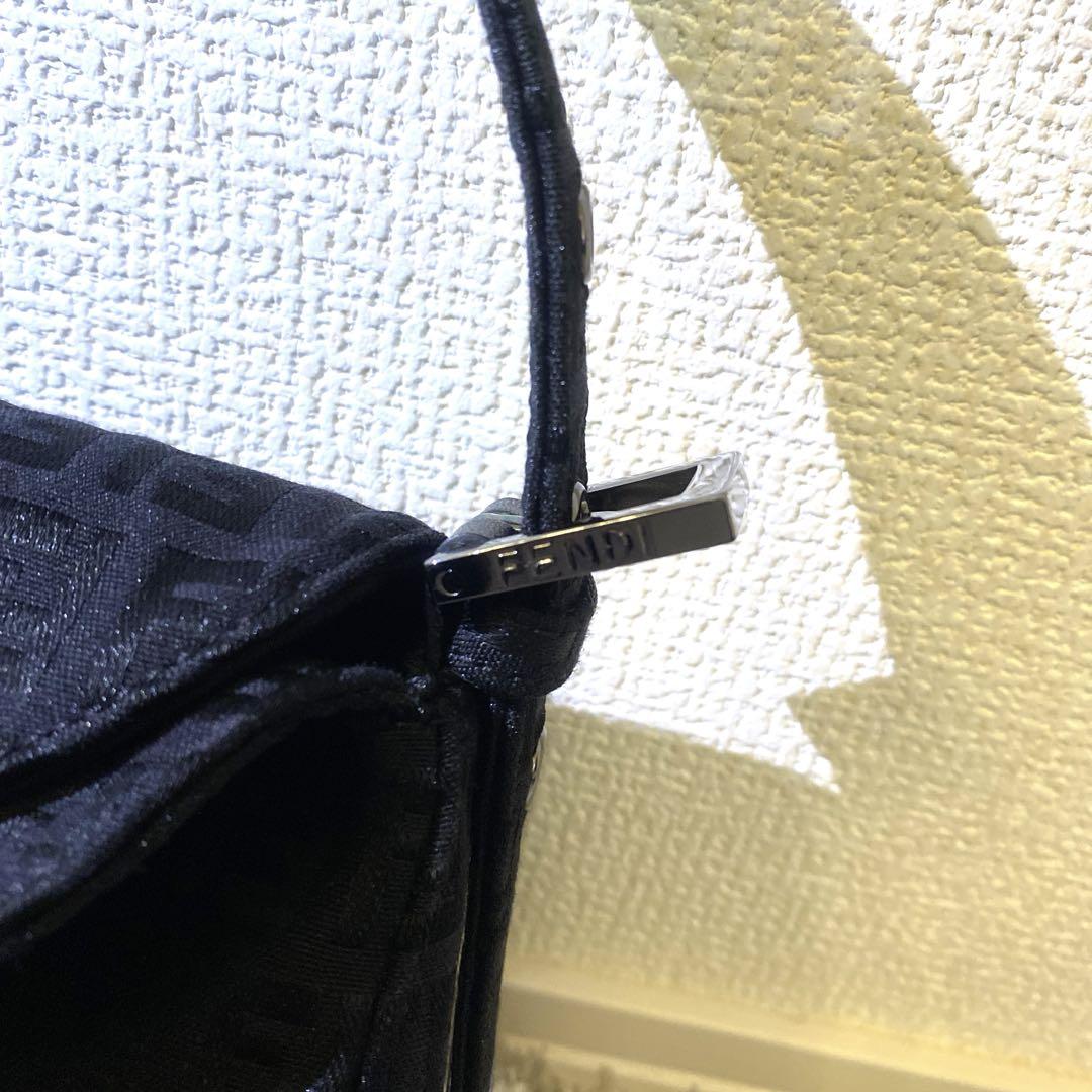 【美品】フェンディ マンマバケット ショルダー ハンドバッグ 肩掛け ズッカ柄