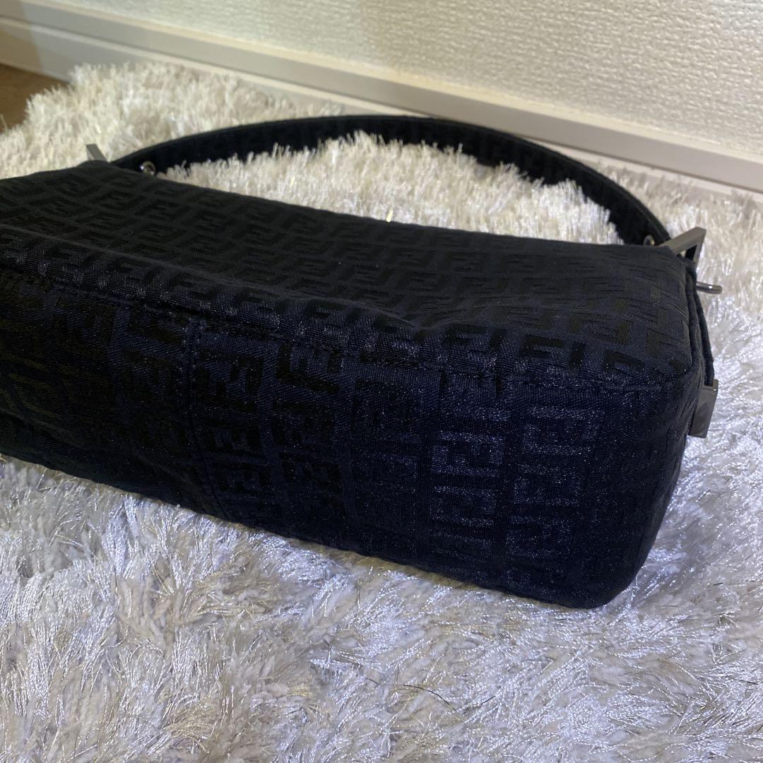 【美品】フェンディ マンマバケット ショルダー ハンドバッグ 肩掛け ズッカ柄