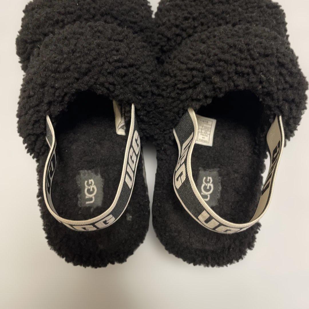 UGG 厚底サンダル　ブラック　23cm