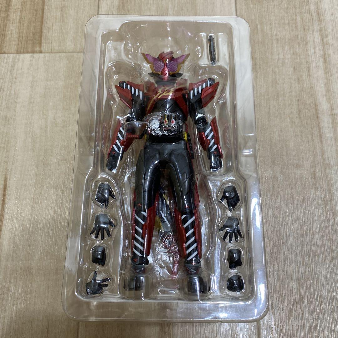 SHFiguarts 仮面ライダービルド ラビットラビットフォーム