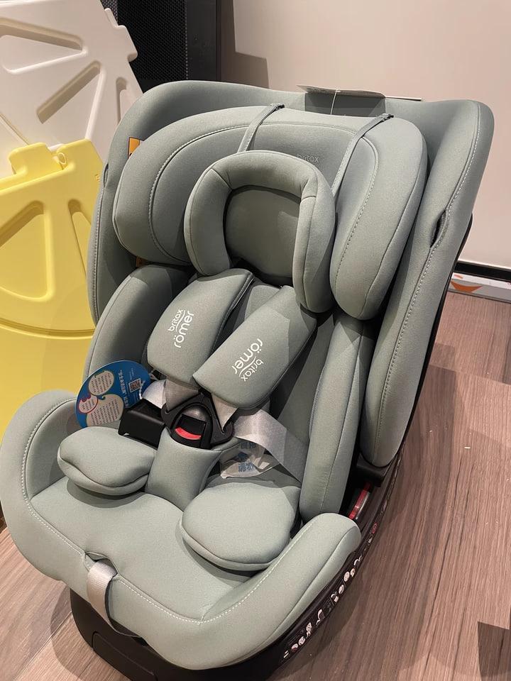 チャイルドシート 0〜7歳対応 ターコイズグリーン チャイルドシート 0〜7歳対応 ターコイズグリーン チャイルドシート
