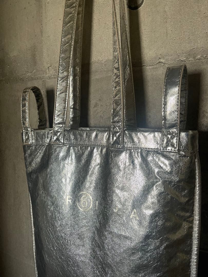 エムエムシックス メゾンマルジェラ トートバッグ 2WAY シルバー エムエムシックス メゾンマルジェラ トートバッグ 2WAY シルバー