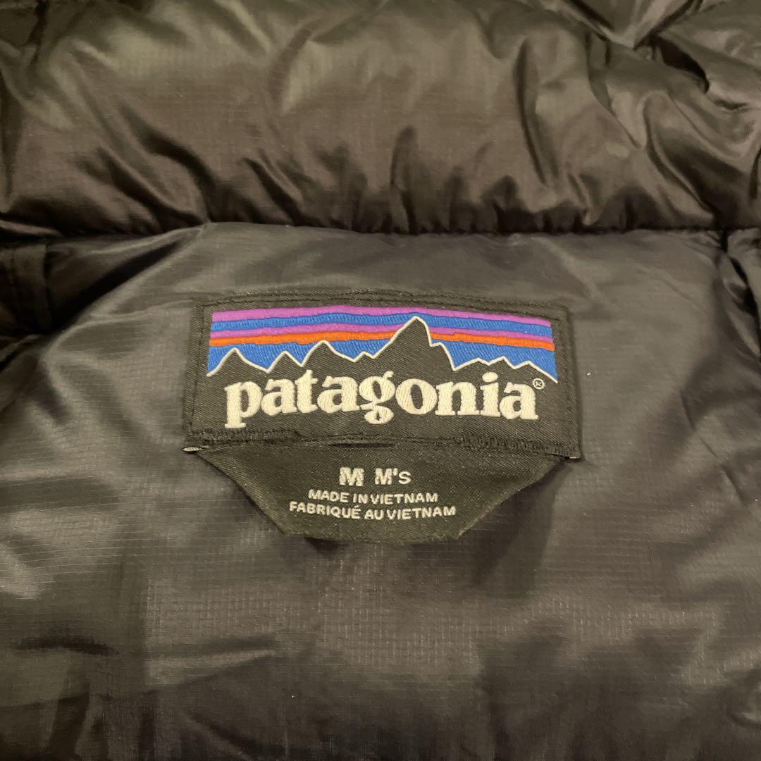 patagonia ブラック ダウンジャケット フード付き