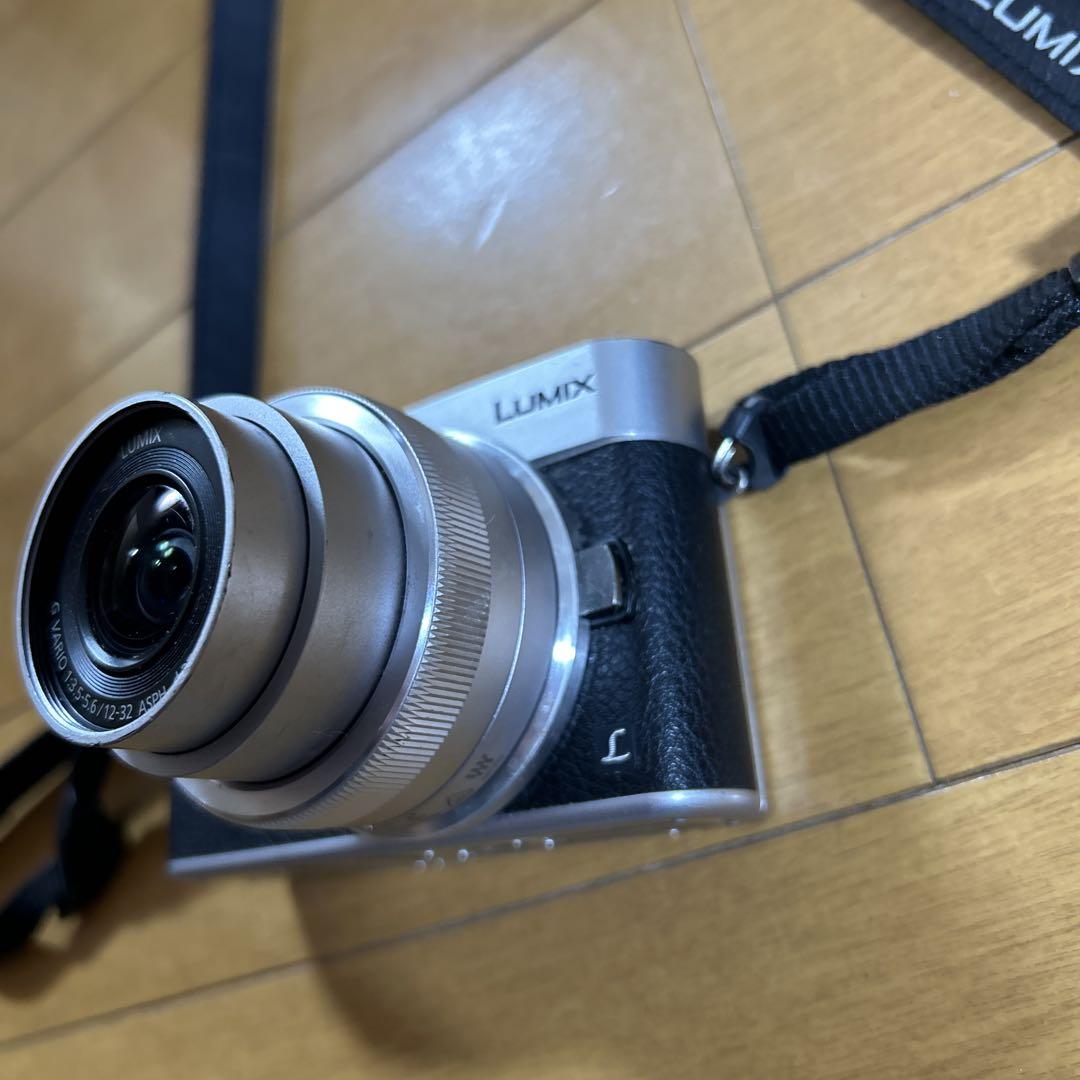 ミラーレス一眼レフカメラ Panasonic DC-GF9 LUMIX