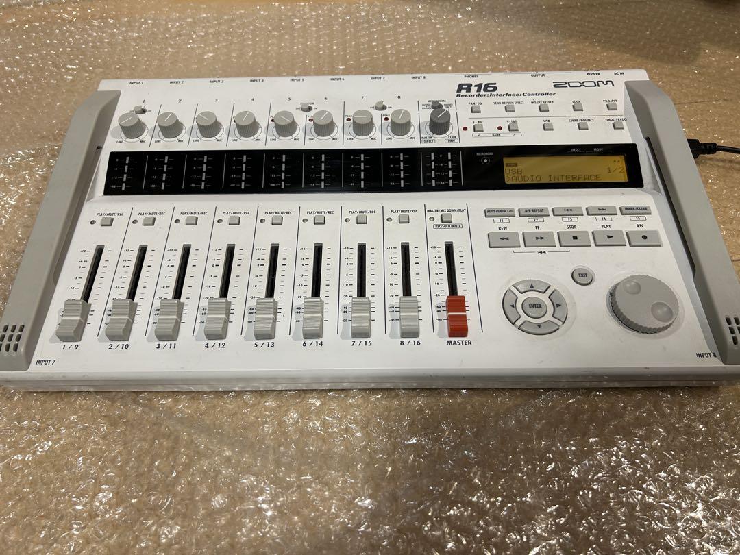 Zoom R16 マルチトラックレコーダー