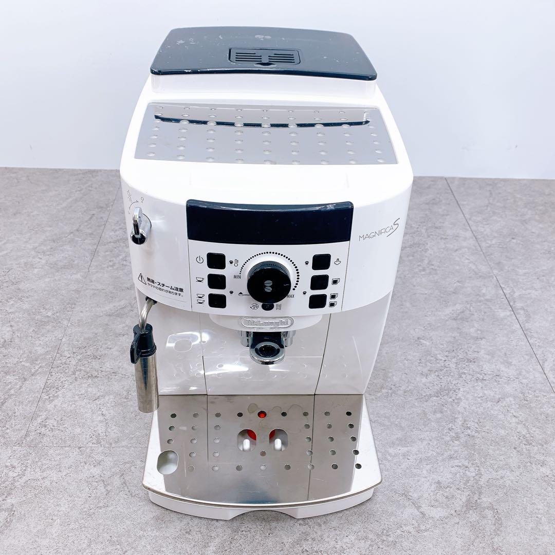DeLonghiデロンギ マグニフィカS　ECAM22112W