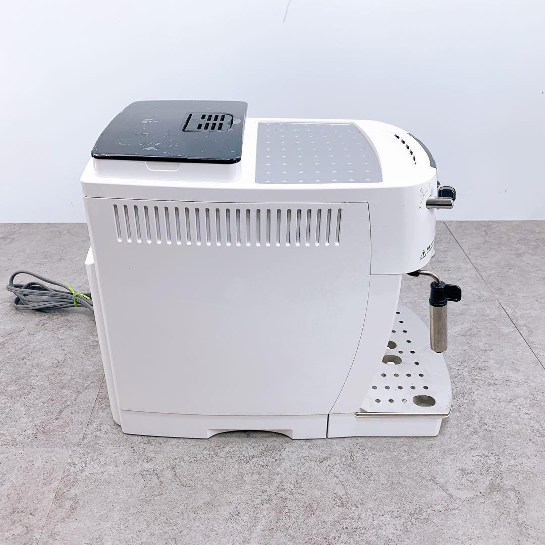 DeLonghiデロンギ マグニフィカS　ECAM22112W