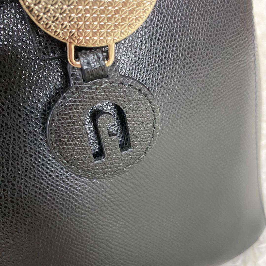 未使用級】2023AW FURLA リンダ 2wayトートバッグ 黒 復刻限定