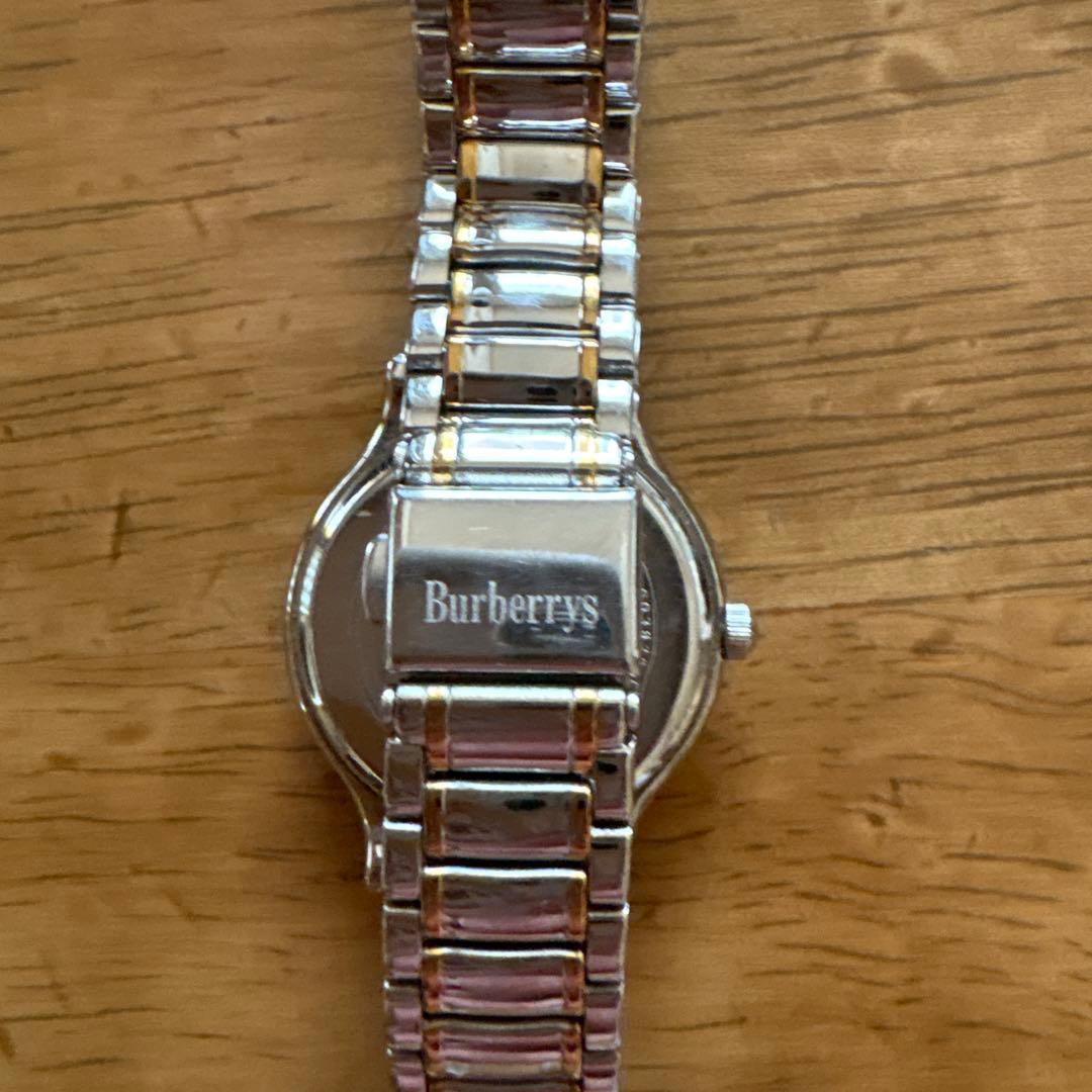 Burberrys アナログ腕時計 ホワイト/シルバー/ゴールド Burberrys アナログ腕時計 ホワイト/シルバー/ゴールド