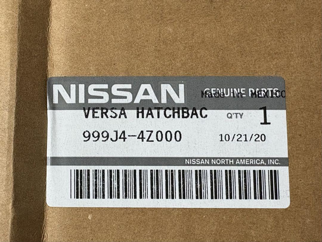 NISSAN ノート E12 トノカバー