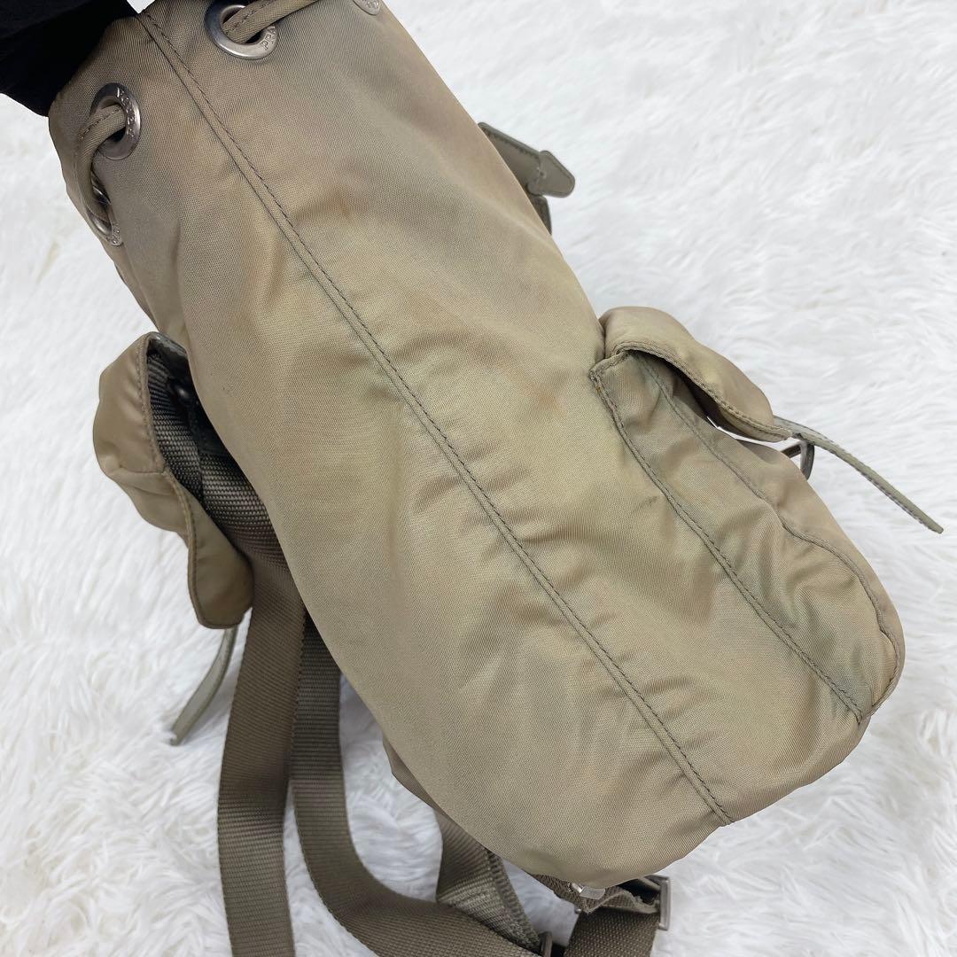 プラダ ナイロン トライアングルロゴ 三角ロゴ バックパック リュック カーキ プラダ ナイロン トライアングルロゴ 三角ロゴ バックパック リュック カーキ