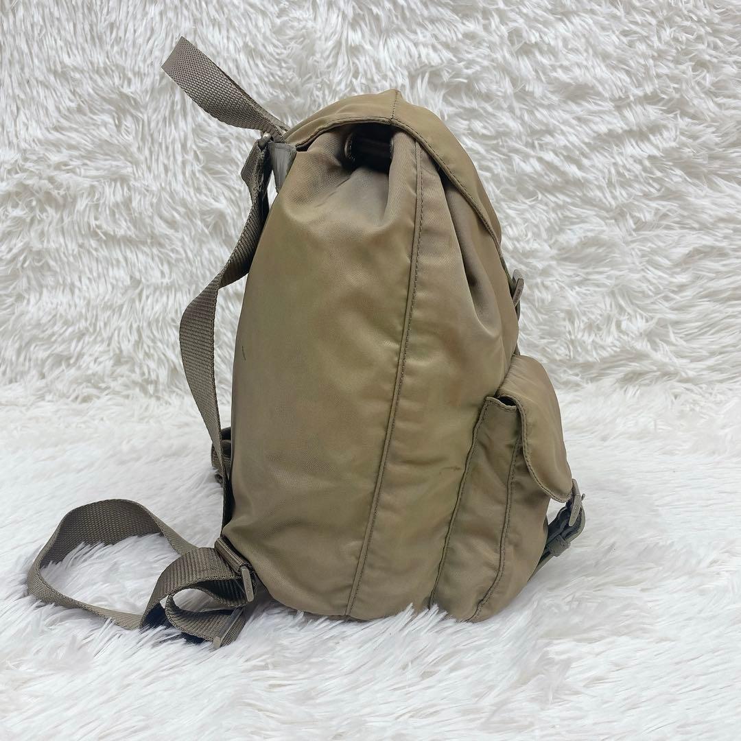 プラダ ナイロン トライアングルロゴ 三角ロゴ バックパック リュック カーキ プラダ ナイロン トライアングルロゴ 三角ロゴ バックパック リュック カーキ