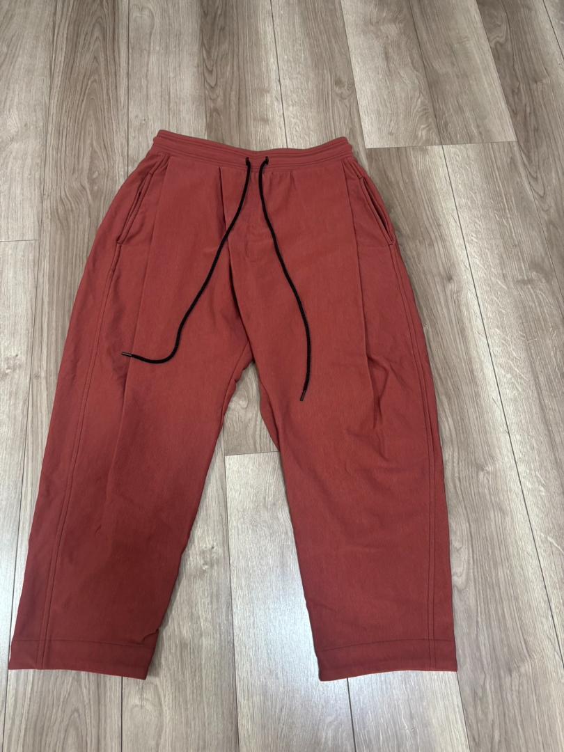 NAPE_ネイプ 赤 ワイドパンツ 後ろポケット付き 5,100円