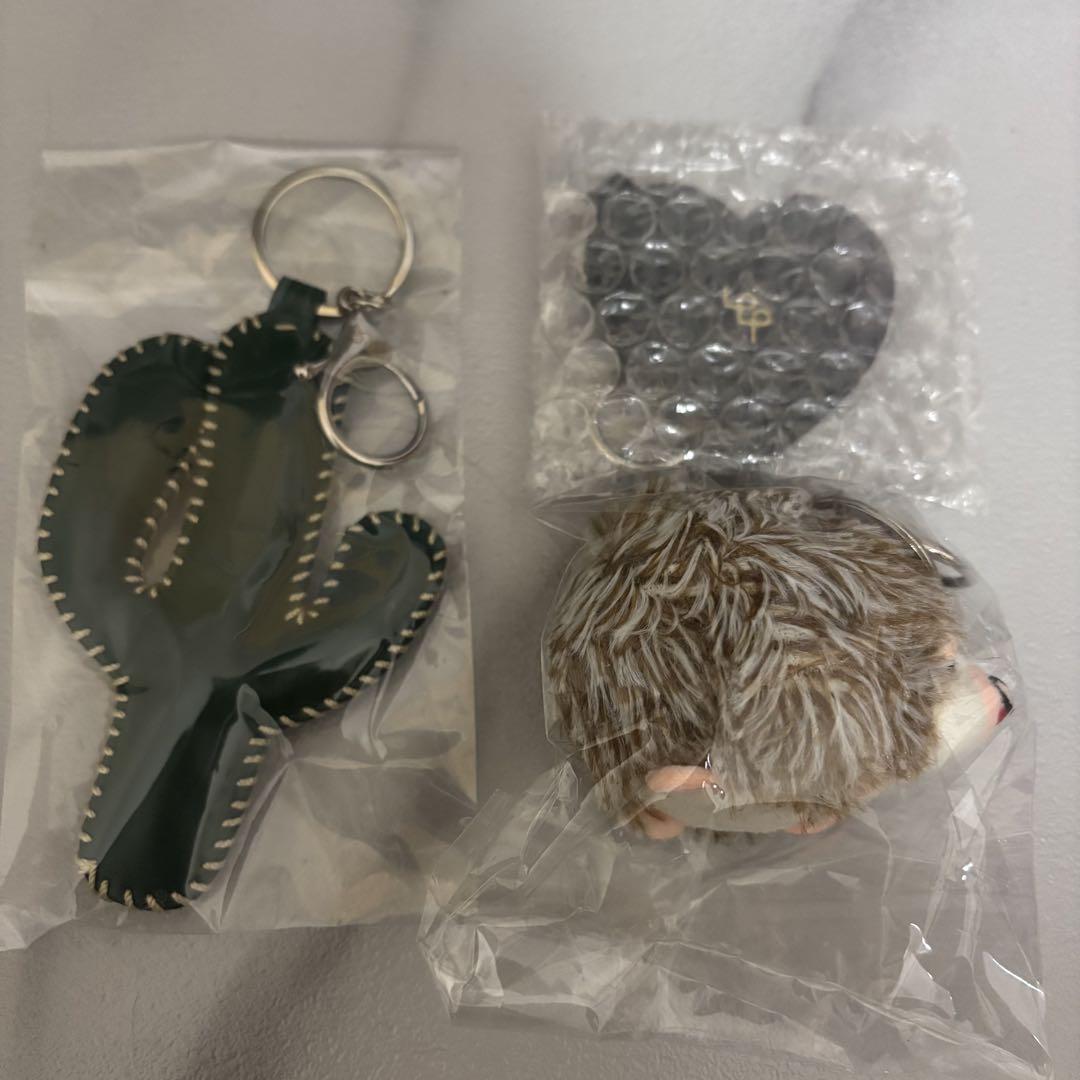 草川拓弥　シカケ　チャーム　超特急　バックチャーム　タクヤ　ハリネズミ　サボテン