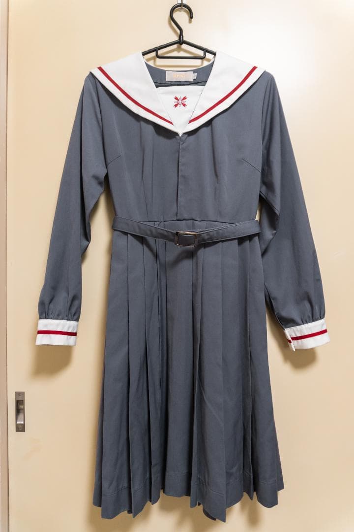 セーラーワンピース セーラー服 グレー 白襟赤1本 コスプレ メルカリ セーラーワンピース セーラー服 グレー 白襟赤1本 コスプレ メルカリ