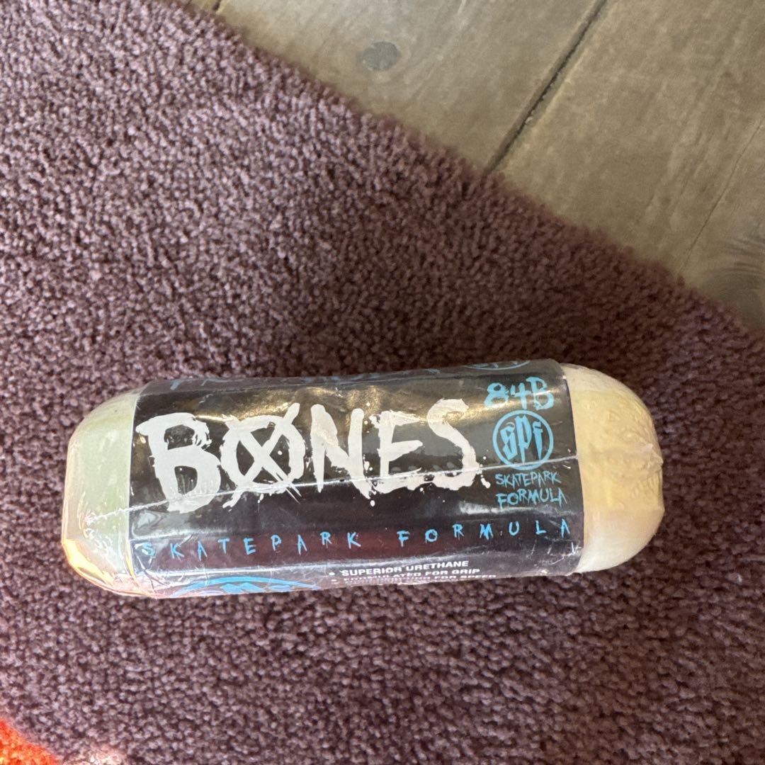 BONES ボーンズ　スケボーウィール　SPF 60ミリ　84B