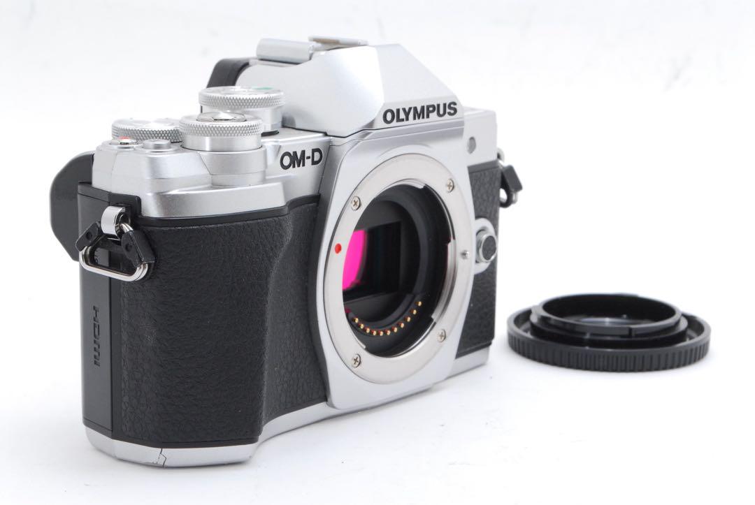 美品♪コンパクトで高機能❣️OLYMPUS OM-D E-M10 mk.III