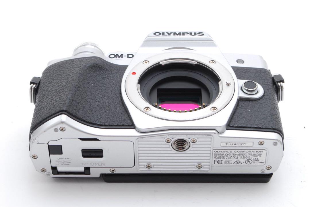 美品♪コンパクトで高機能❣️OLYMPUS OM-D E-M10 mk.III