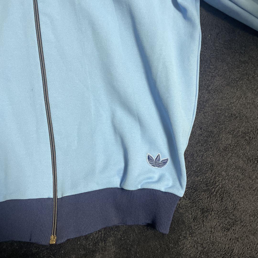 adidas 水色