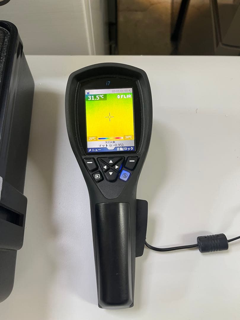 赤外線サーモグラフィ FLIR-i7
