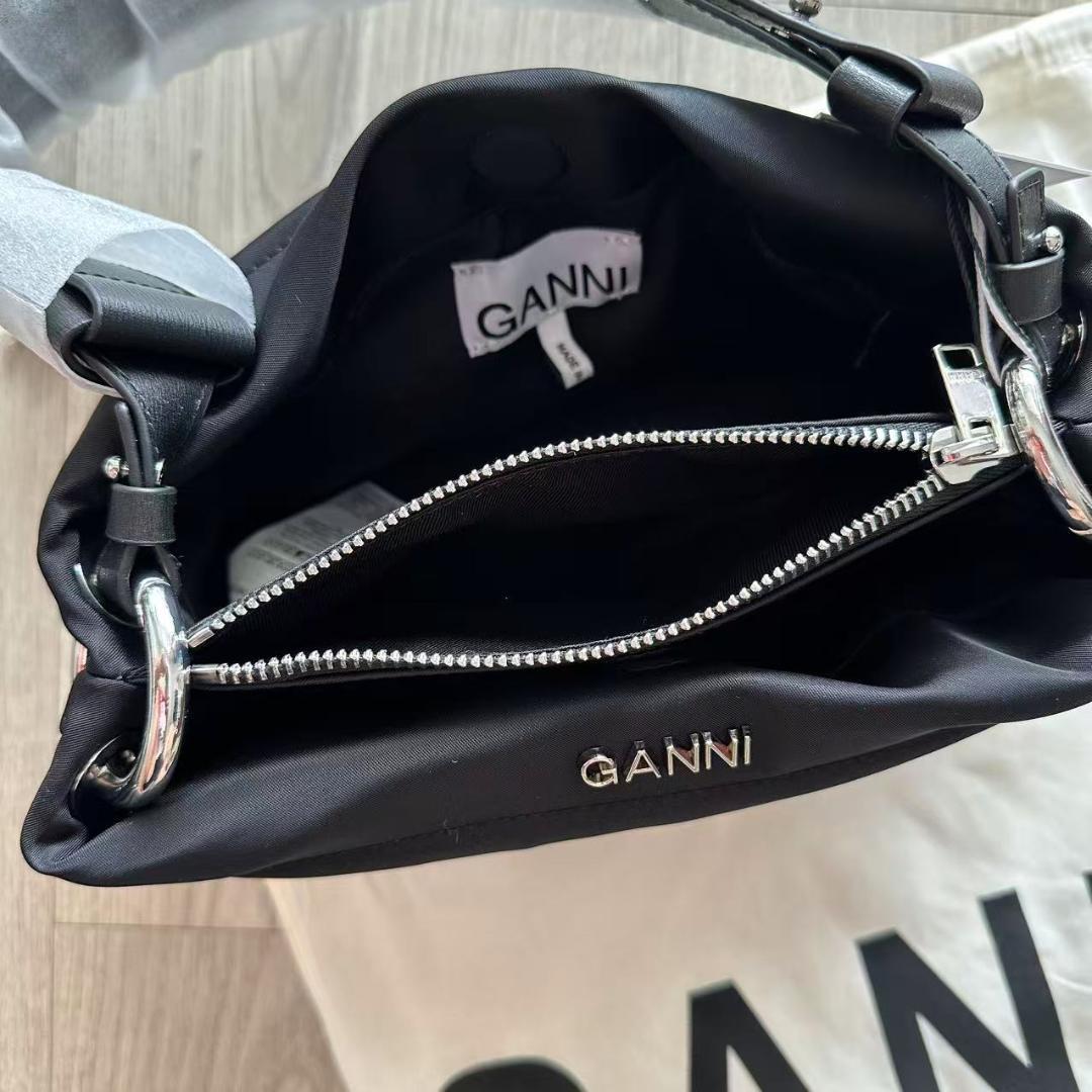 GANNI Pillow ピロー ミディアム バゲット ショルダー - メルカリ