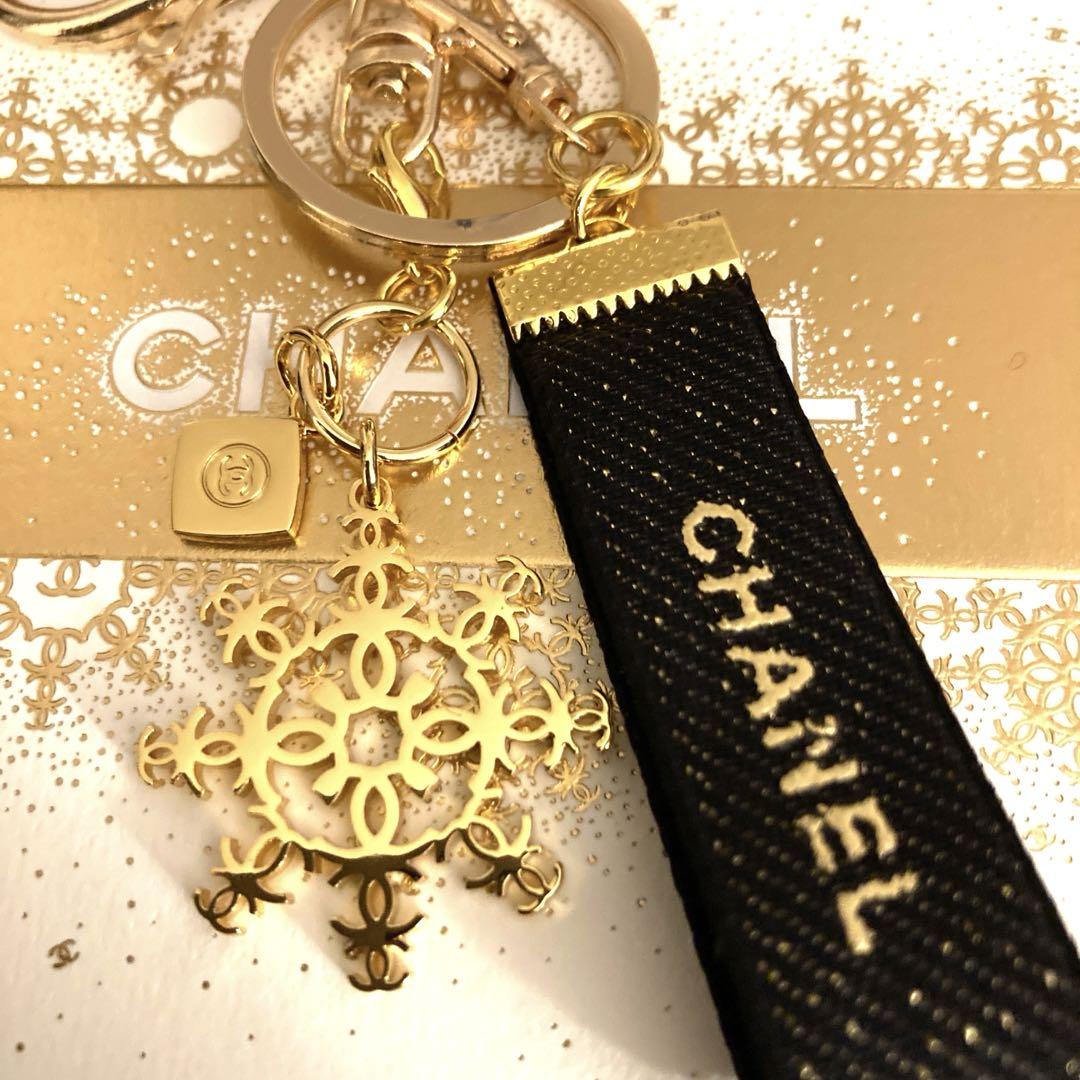 CHANEL シャネル 2024年 ホリデーチャーム 10点 CHANELシャネル チャーム ホリデー 2024年ホリデー - メルカリ