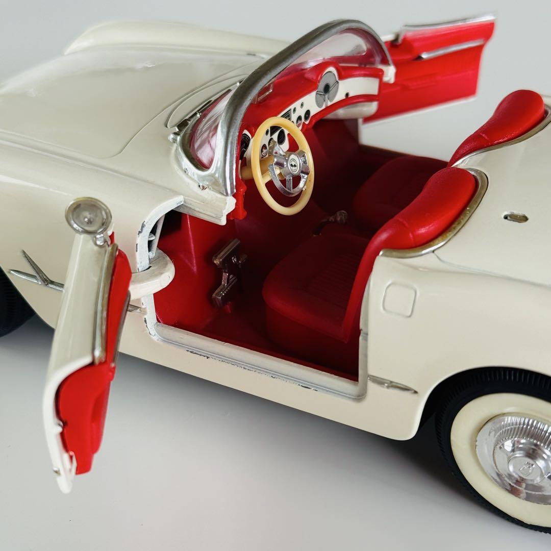 新到着 モデルカー】1/18 シボレー コルベット 1953 オープンカー 大型 自動車