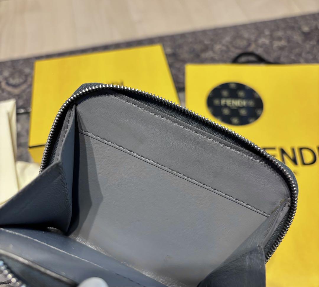 FENDI 2つ折り財布 水色
