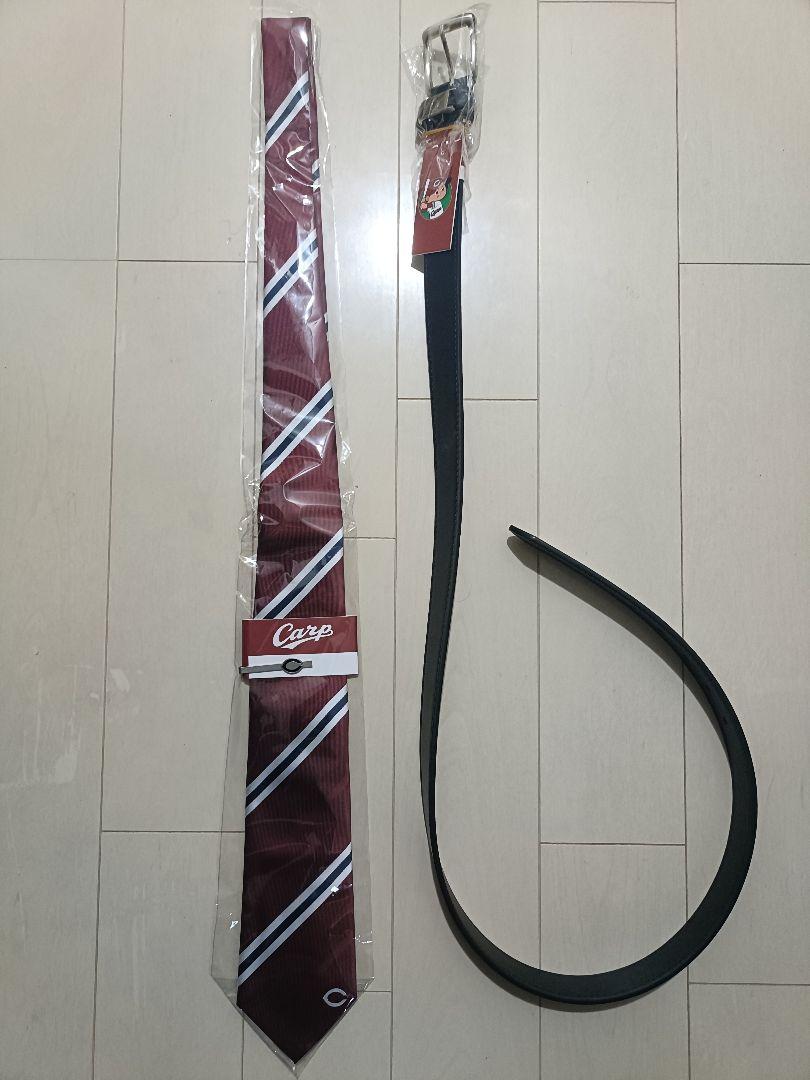 Carp　ロゴ入り　ベルト＆ネクタイセット　タイピン付き