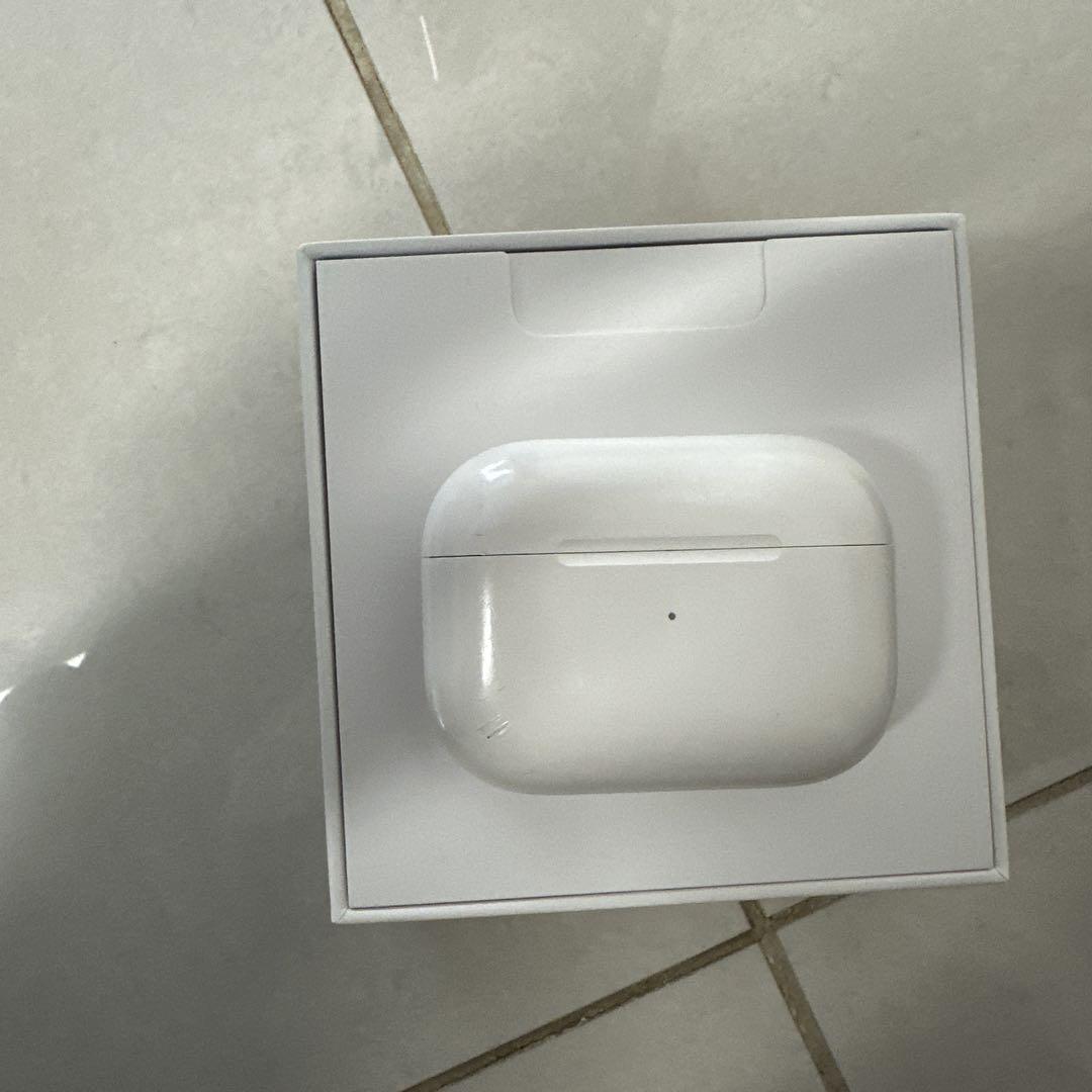 Apple AirPods Pro 本体 11,000円