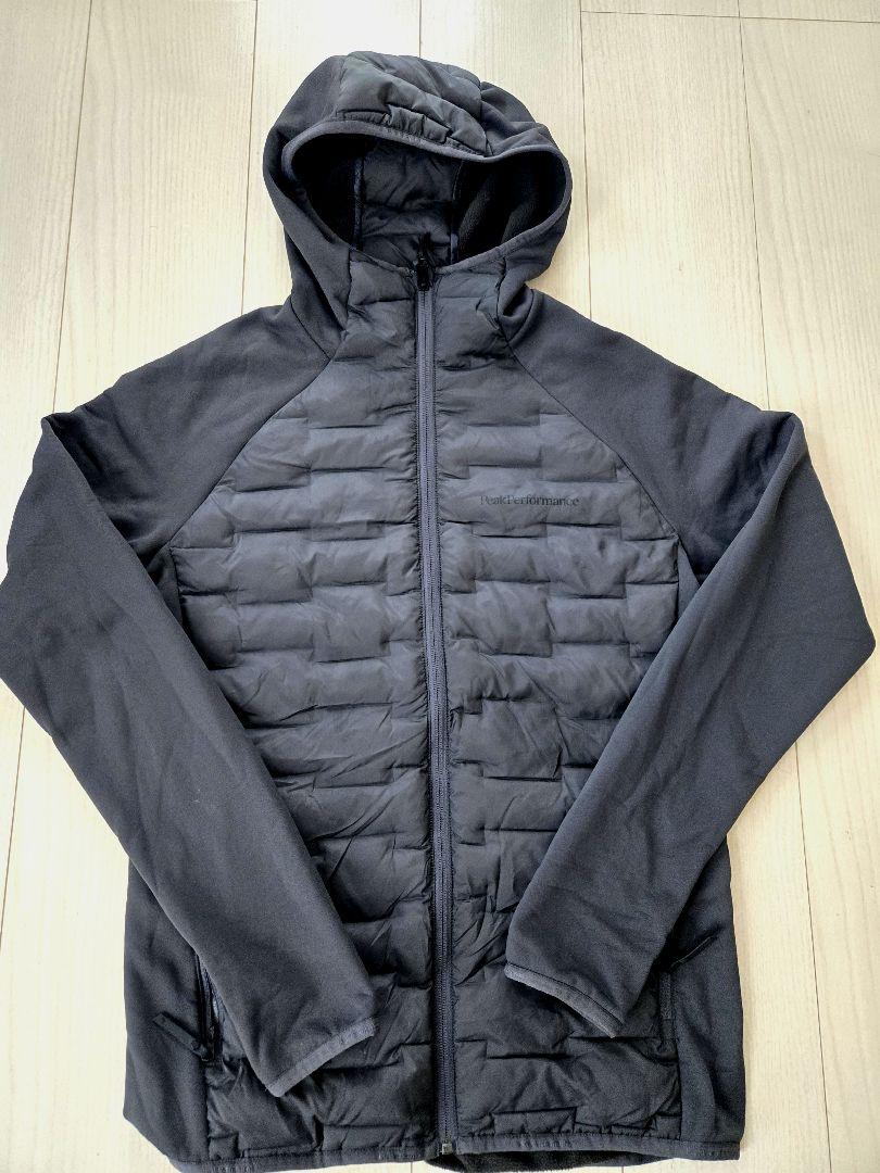 未使用　Peak performance Argon Hybrid Hood