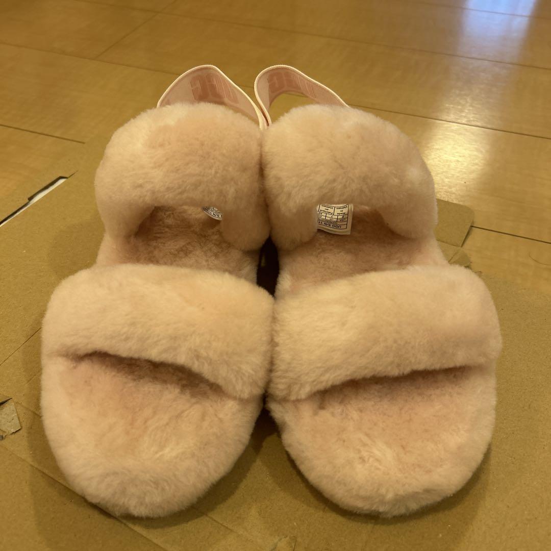 UGG サンダル　ピンク