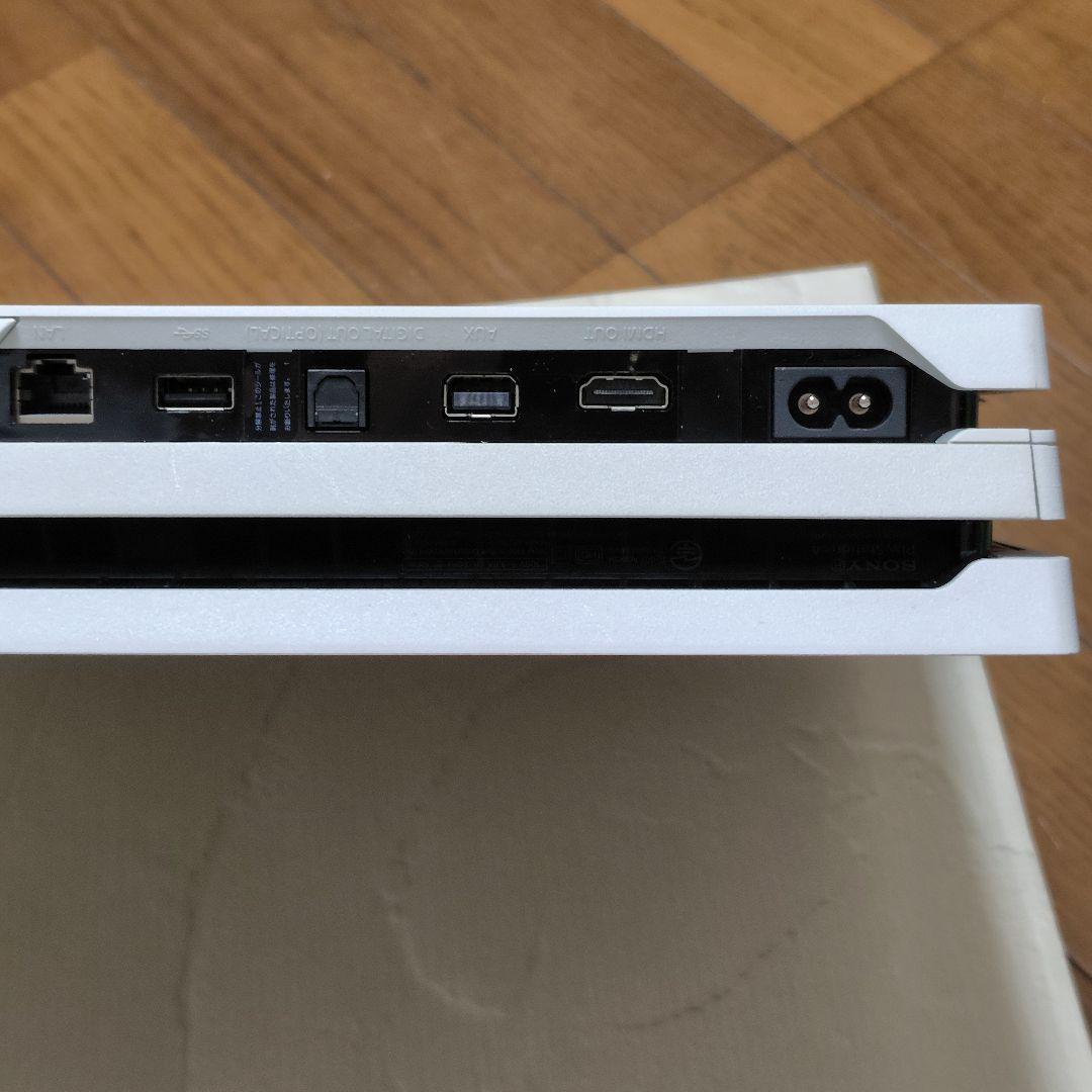プレイステーション4 Pro 1TB CUH-7200BB02 ホワイト 箱つき