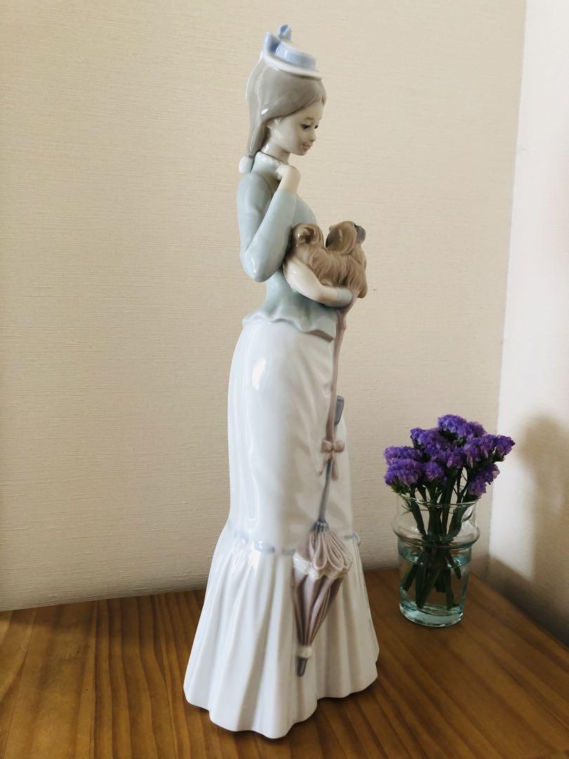 ☆ Lladro リヤドロ 置物 /子犬を抱く貴婦人 フィギュリン 4893 ☆ Amazon.co.jp: 感なし LLADRO リヤドロ 4893 仔犬を抱く貴婦人