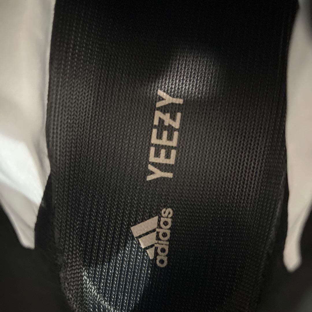 アディダス YEEZY BOOST 700 グレー/ブラック