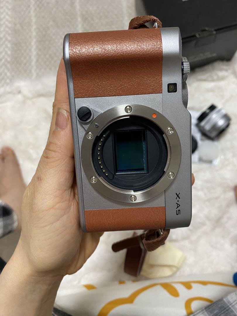 Fujifilm X-A5 ミラーレス一眼 シルバー/ブラウン
