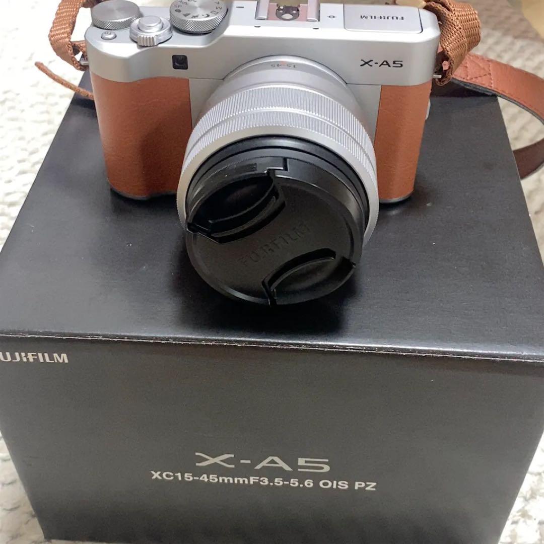 Fujifilm X-A5 ミラーレス一眼 シルバー/ブラウン
