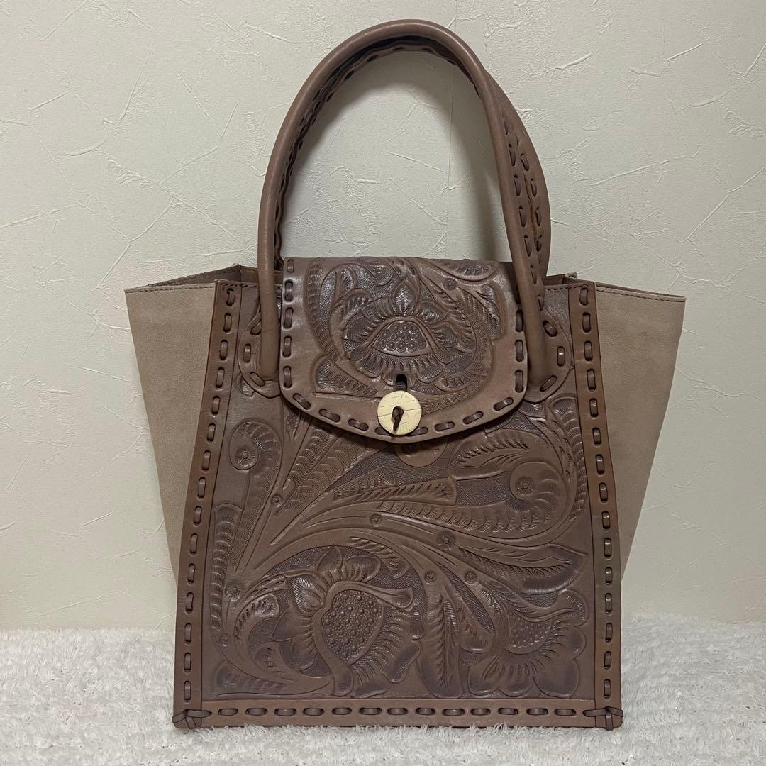 GRACE CONTINENTAL Carving Tribes Bag