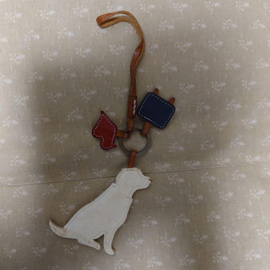 gentenレザー製犬型チャーム 茶色と白