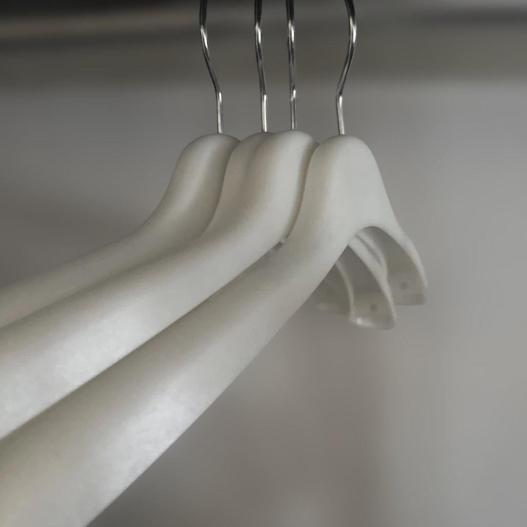 WTAPS ハンガー 4本 W)taps - WTAPS ハンガー 4本の通販 by fleur's shop｜ダブル