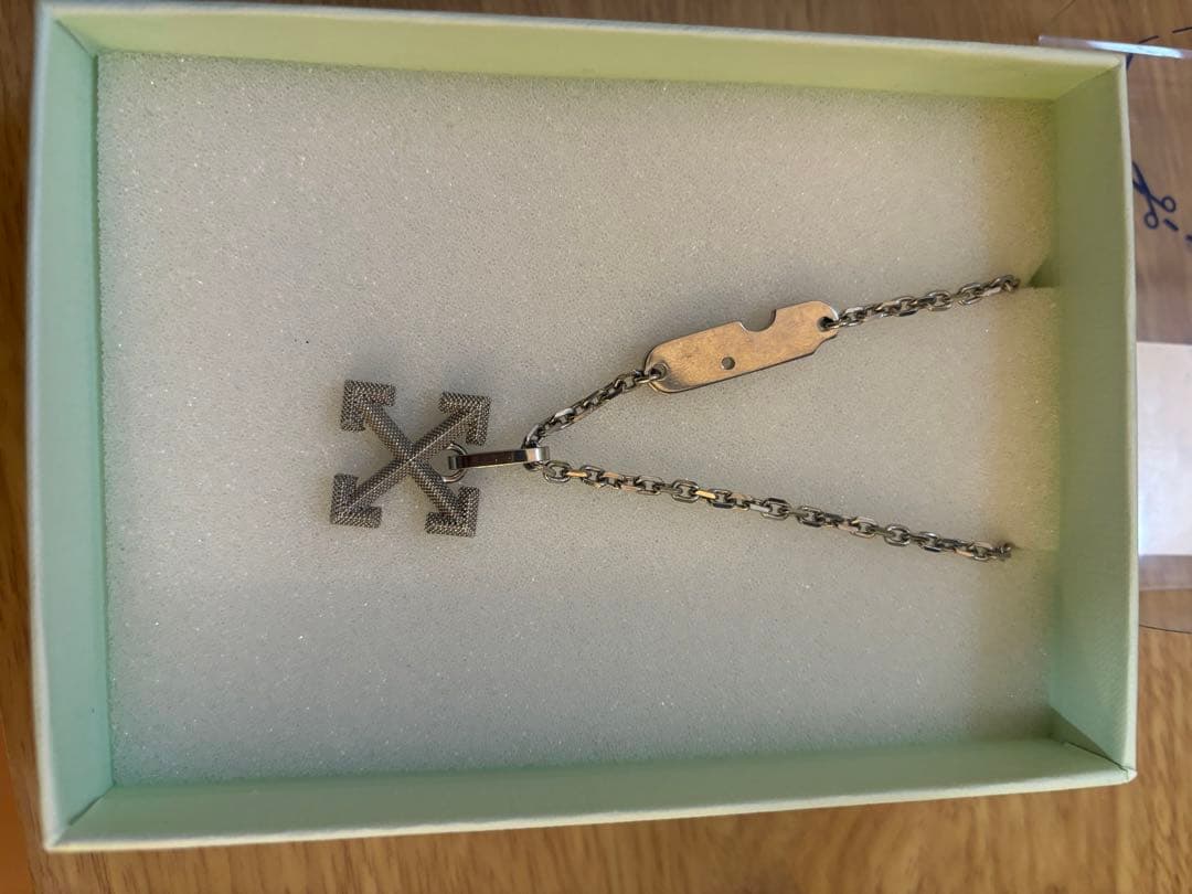 off-white シルバーネックレス