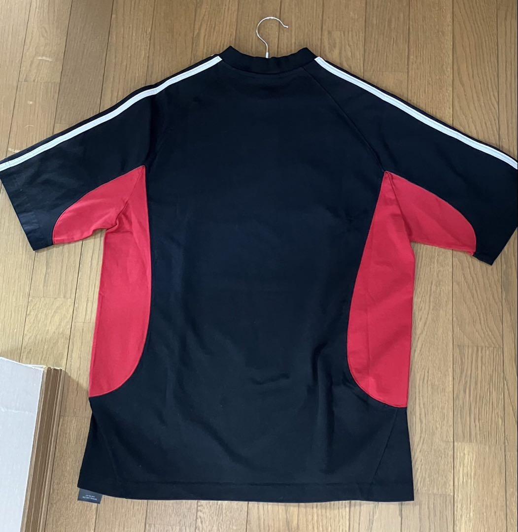 バレンシアガとadidas コラボTシャツ