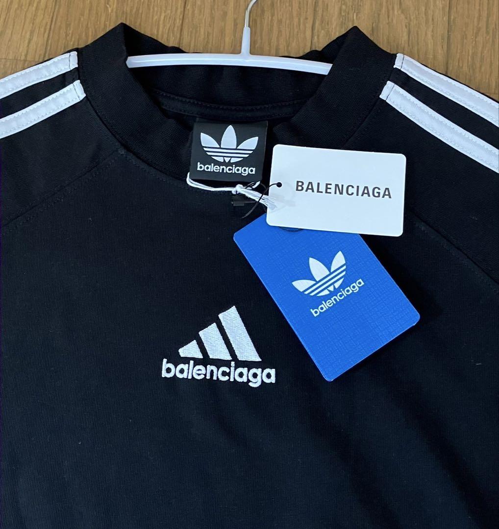 バレンシアガとadidas コラボTシャツ