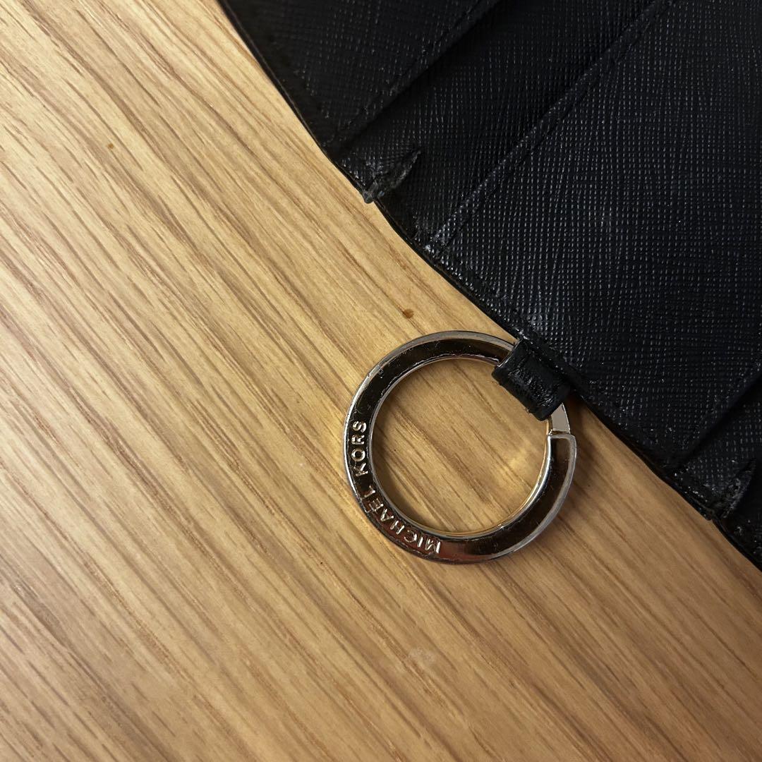 Michael Kors ブラック レザー キーケース - メルカリ