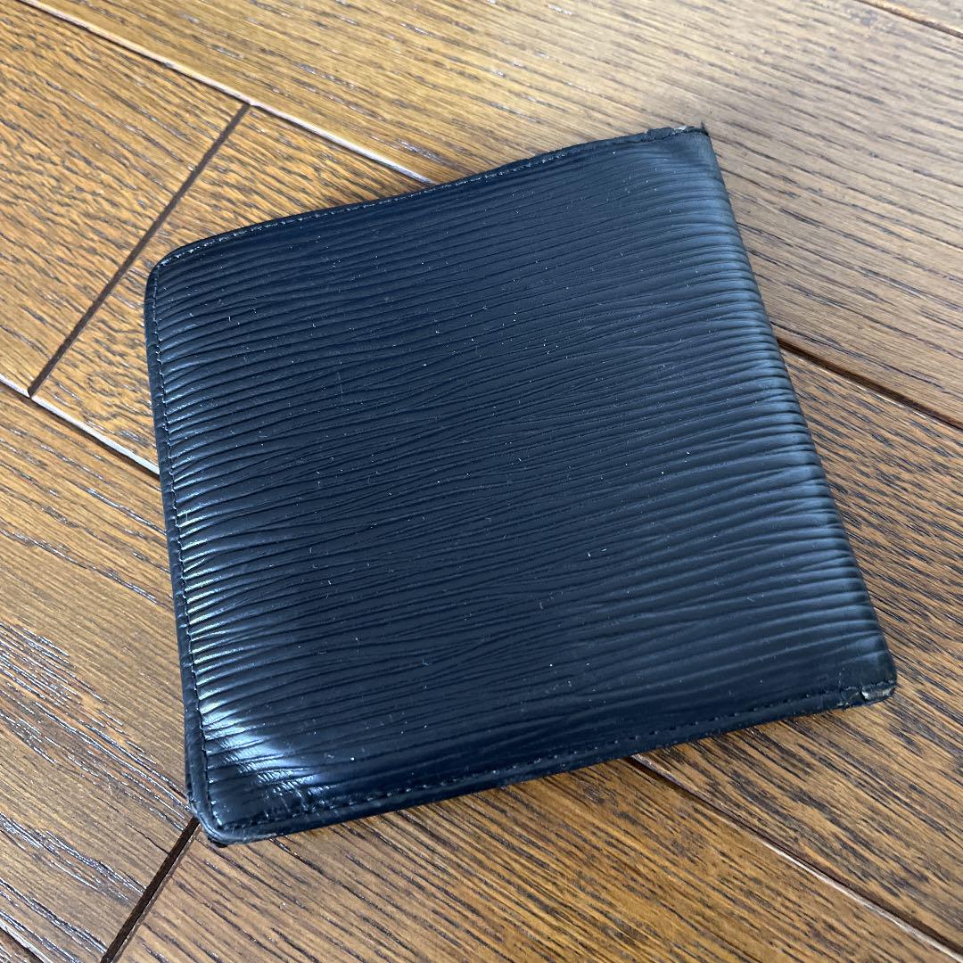 ルイヴィトン　二つ折り財布　エピ　メンズ