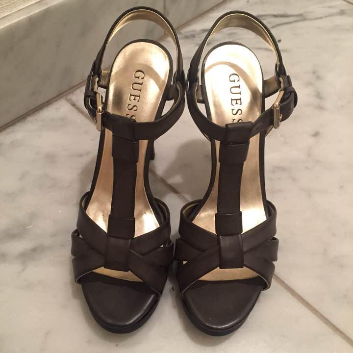 サンダル】GUESS