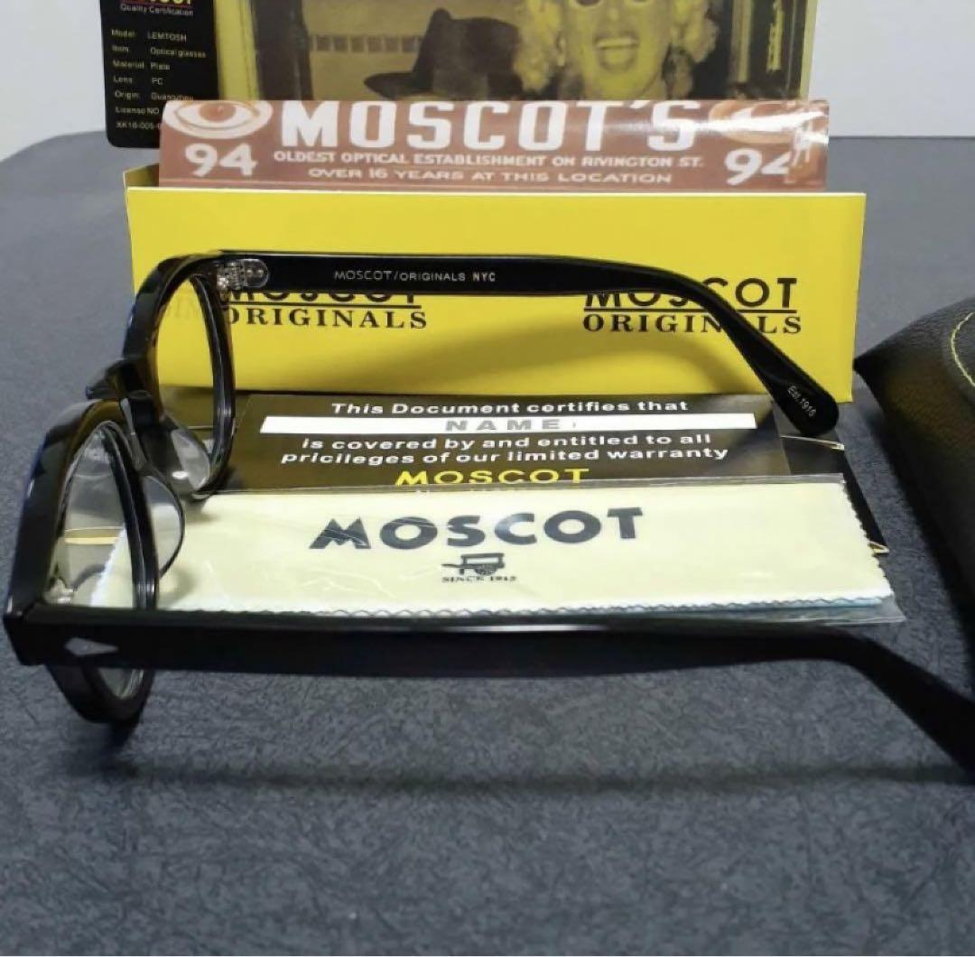 ★ MOSCOT