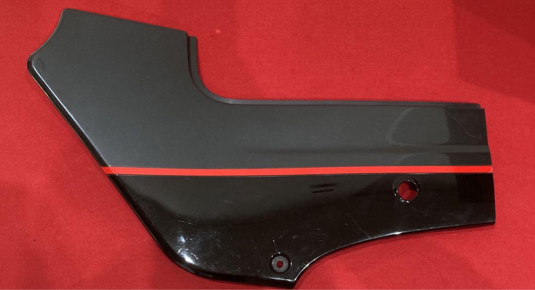 カワサキ ニンジャ GPZ400R サイドカバー 左側