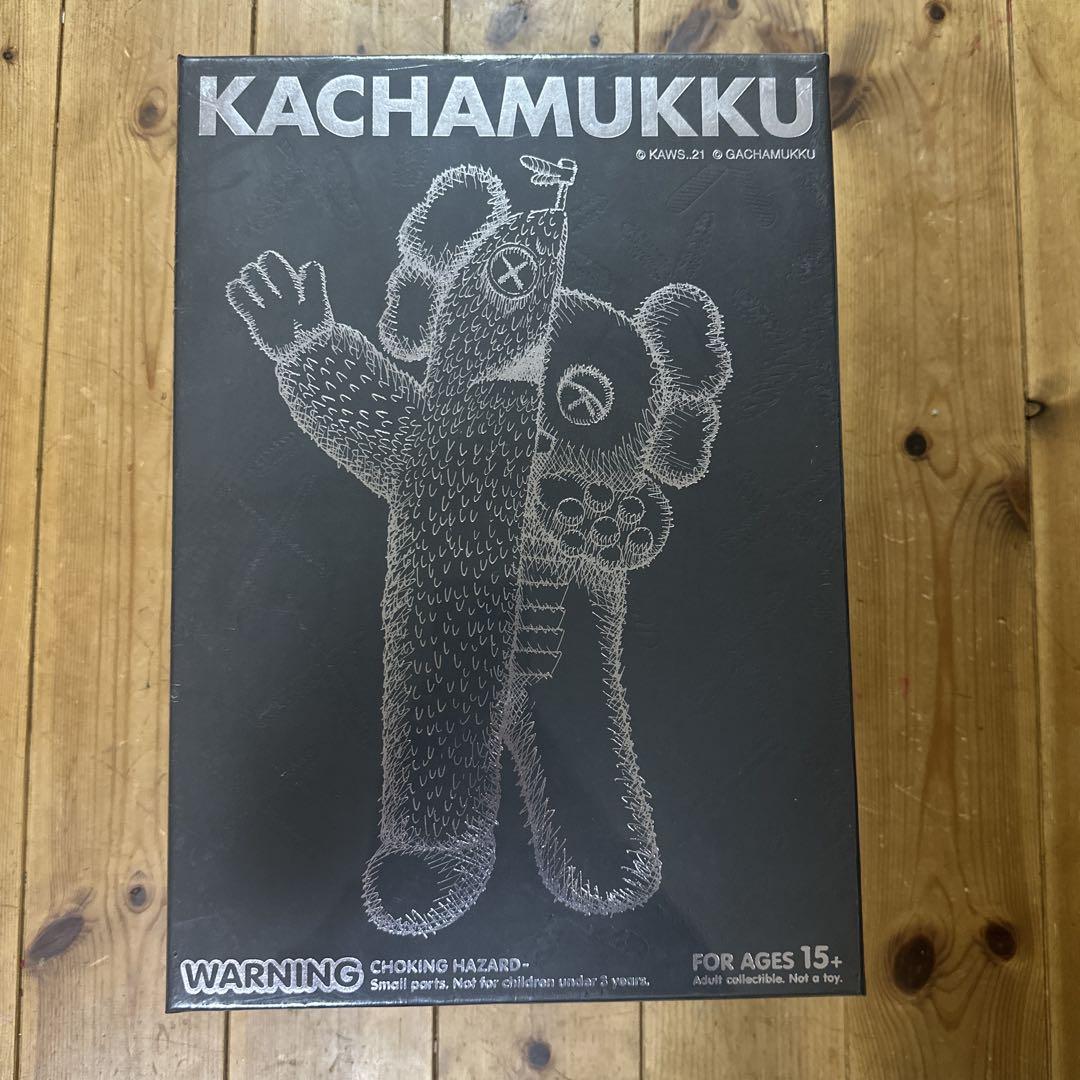 KAWS Kachamukku フィギア